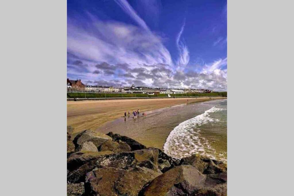 The Loft , Portrush Apartment ภายนอก รูปภาพ